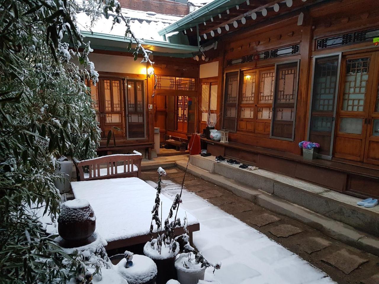 Gongsimga Hanok Guesthouse Seúl Exterior foto